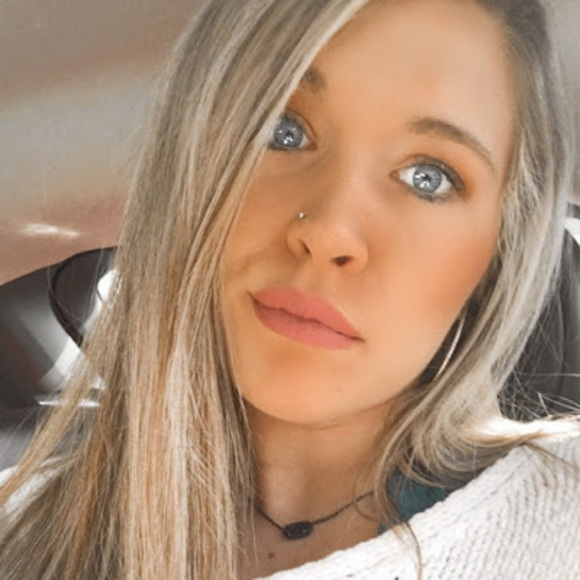 Meet your Posher, Cassidi - Picture 1 of 1